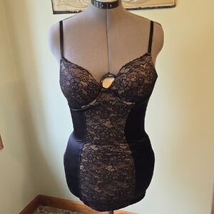 Maidenform Self Expressions 36B Shapewear For Tummy Worn Once